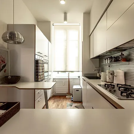 Manzoni 76 * La Spezia